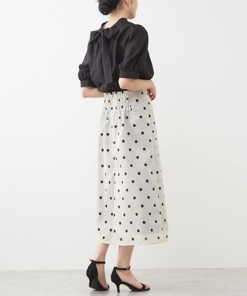 Tiara（ティアラ）の「ドットプリントAラインタイトスカート（スカート・レディース・ブラック/アイボリー・2/3）」の8枚目の写真
