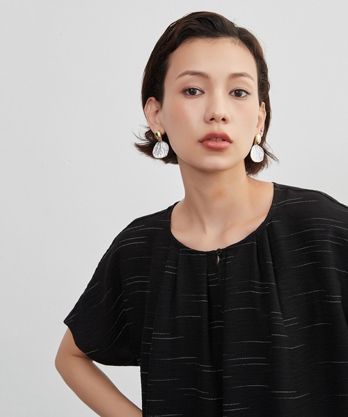 On One's Own(オンワンズオン)の「On One's Own 半袖タックワンピース(ワンピース・レディース・グレー/ブラック/ベージュ・FREE)」の10枚目の写真