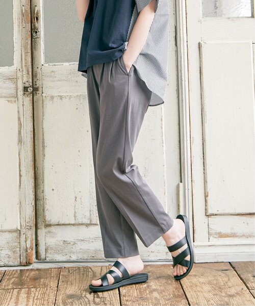 ikka(イッカ)の「GOKU楽冷感テーパードパンツ(その他パンツ・レディース・ブラック/ベージュ/カーキオリーブ/チャコールグレー・M/L/S)」の4枚目の写真