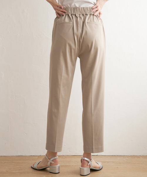ikka(イッカ)の「GOKU楽冷感テーパードパンツ(その他パンツ・レディース・ブラック/ベージュ/カーキオリーブ/チャコールグレー・M/L/S)」の6枚目の写真