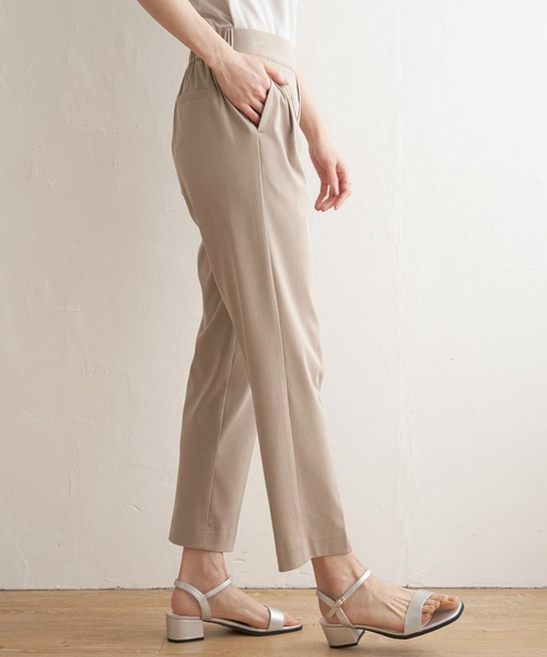 ikka(イッカ)の「GOKU楽冷感テーパードパンツ(その他パンツ・レディース・ブラック/ベージュ/カーキオリーブ/チャコールグレー・M/L/S)」の7枚目の写真