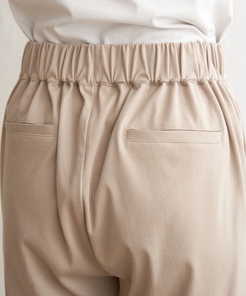 ikka(イッカ)の「GOKU楽冷感テーパードパンツ(その他パンツ・レディース・ブラック/ベージュ/カーキオリーブ/チャコールグレー・M/L/S)」の12枚目の写真