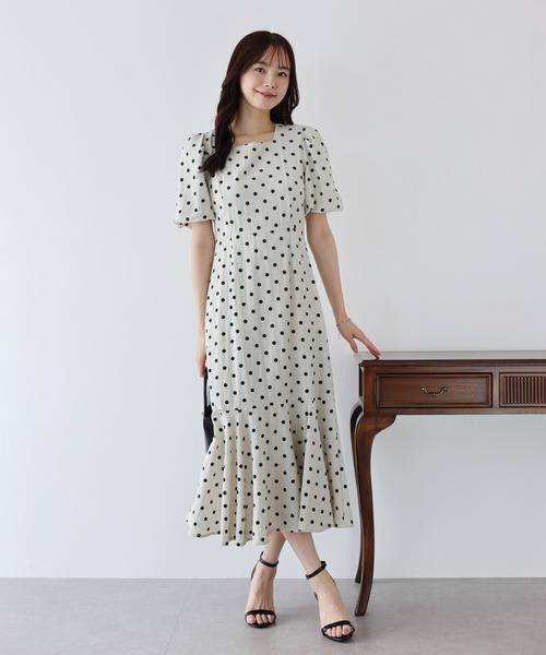 BLUEEAST（ブルーイースト）の「バックリボンマーメイドワンピース（ワンピース・レディース・ブラウン系/ブラック/ベージュ系/ブラウン/ブラック×ホワイト/ベージュ×ブラック・MEDIUM）」の10枚目の写真