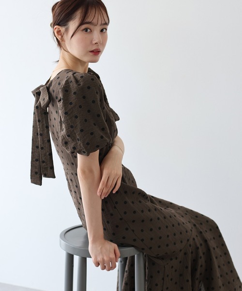 BLUEEAST（ブルーイースト）の「バックリボンマーメイドワンピース（ワンピース・レディース・ブラウン系/ブラック/ベージュ系/ブラウン/ブラック×ホワイト/ベージュ×ブラック・MEDIUM）」の16枚目の写真