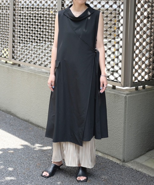 &HALF(アンドハーフ)の「ベルト付デザインロングワンピース(Tシャツ/カットソー・レディース・ブラック/ネイビー/グレー・FREE)」の10枚目の写真