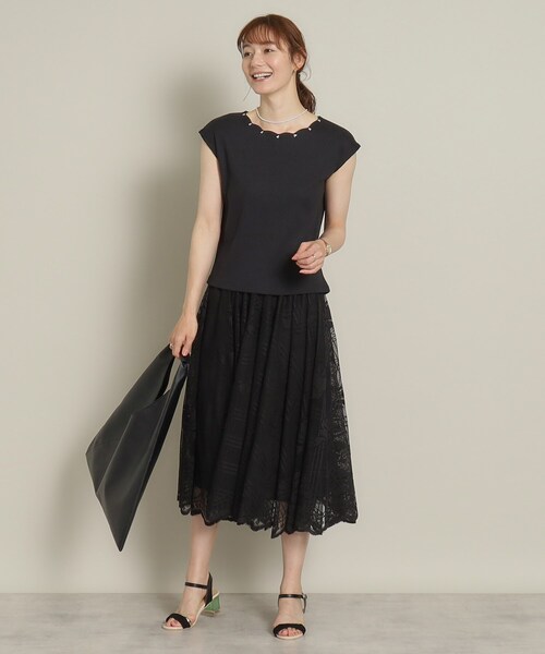 ITS'DEMO（イッツデモ）の「◆【通勤／M・Lサイズ展開／伸縮性あり】ビジュー付きスカラッププルオーバー（Tシャツ/カットソー・レディース・オフホワイト/ピンク/サックスブルー/ブラック・40/38）」の22枚目の写真