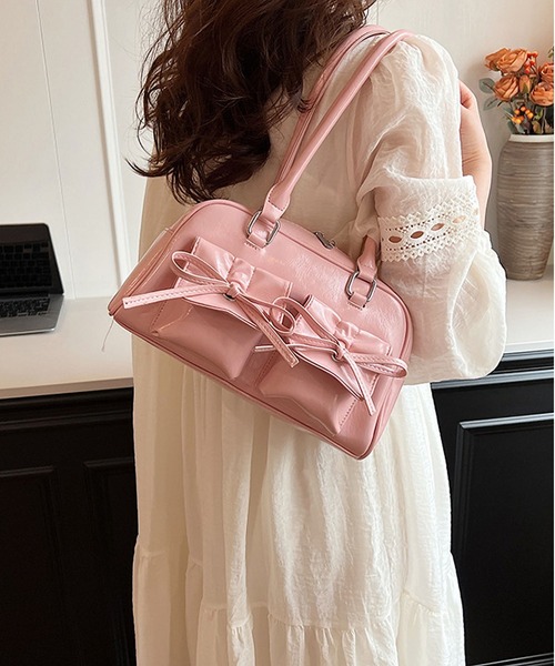 LA VORAGINE（ラ ヴォラジネ）の「外ポケット紐リボン ショルダー