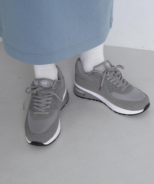 AVIREX(アヴィレックス)の「《直営店限定》AIR SNEAKERS/エアースニーカー(スニーカー・レディース・グレー/ブラック・23.5/24.5)」の4枚目の写真