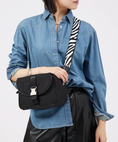 LOWELL things(ロウェル シングス)の「【単品】テープショルダー/アニマル柄/無地(ショルダーバッグ・レディース・ブルー/ライトベージュ/シルバー/ネイビー/ブラック系その他2/ライトブラウン・フリー)」の13枚目の写真