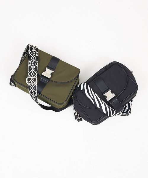 LOWELL things(ロウェル シングス)の「【単品】テープショルダー/アニマル柄/無地(ショルダーバッグ・レディース・ブルー/ライトベージュ/シルバー/ネイビー/ブラック系その他2/ライトブラウン・フリー)」の11枚目の写真