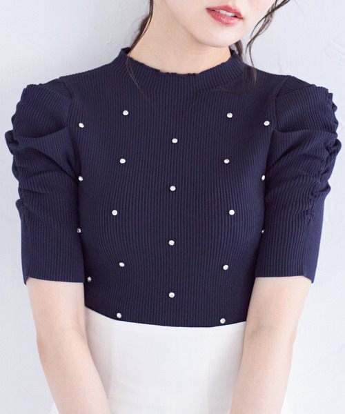 tocco closet(トッコ クローゼット)の「クリアビジュー付きパワーショルダーリブニットプルオーバー(ニット/セーター・レディース・オフホワイト/グレイッシュベージュ/ネイビー・M)」の3枚目の写真