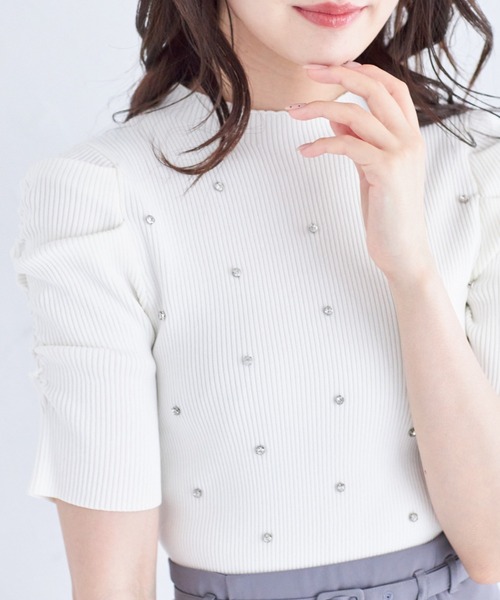 tocco closet(トッコ クローゼット)の「クリアビジュー付きパワーショルダーリブニットプルオーバー(ニット/セーター・レディース・オフホワイト/グレイッシュベージュ/ネイビー・M)」の2枚目の写真