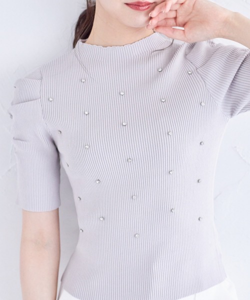 tocco closet(トッコ クローゼット)の「クリアビジュー付きパワーショルダーリブニットプルオーバー(ニット/セーター・レディース・オフホワイト/グレイッシュベージュ/ネイビー・M)」の1枚目の写真