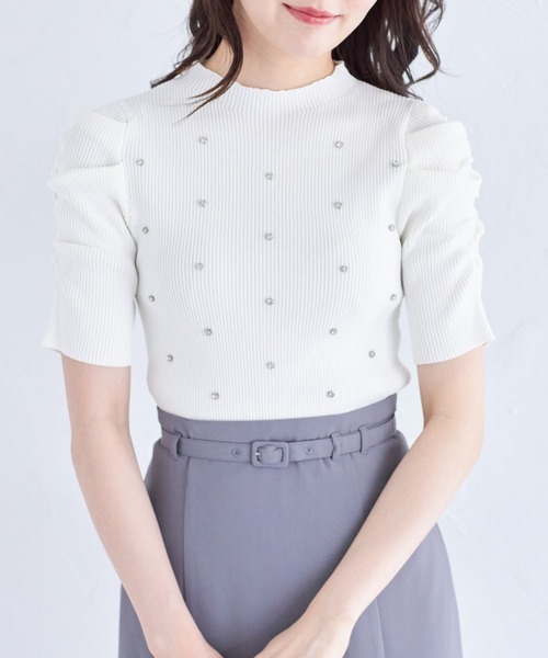 tocco closet(トッコ クローゼット)の「クリアビジュー付きパワーショルダーリブニットプルオーバー(ニット/セーター・レディース・オフホワイト/グレイッシュベージュ/ネイビー・M)」の4枚目の写真