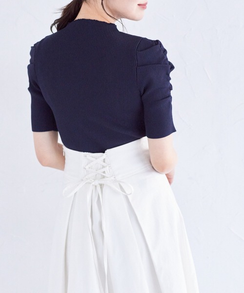 tocco closet(トッコ クローゼット)の「クリアビジュー付きパワーショルダーリブニットプルオーバー(ニット/セーター・レディース・オフホワイト/グレイッシュベージュ/ネイビー・M)」の15枚目の写真