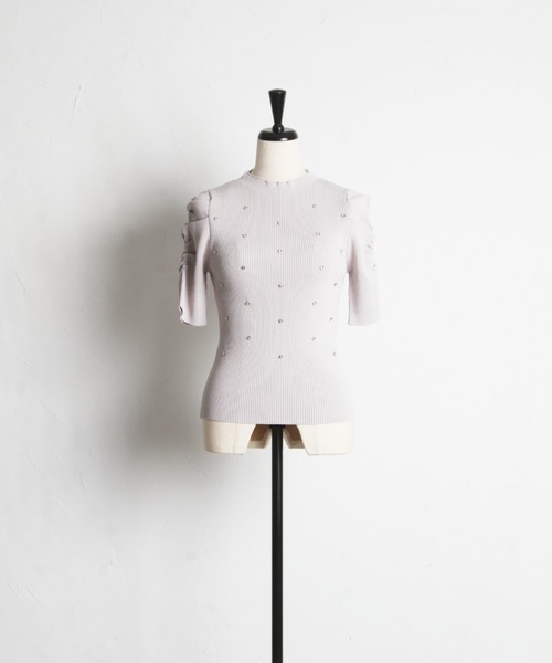 tocco closet(トッコ クローゼット)の「クリアビジュー付きパワーショルダーリブニットプルオーバー(ニット/セーター・レディース・オフホワイト/グレイッシュベージュ/ネイビー・M)」の17枚目の写真