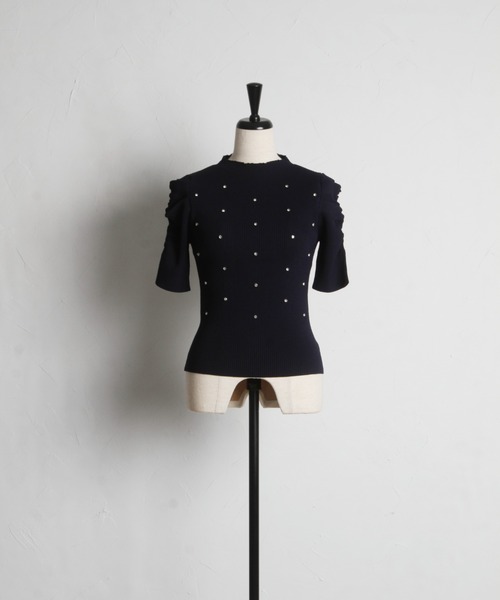 tocco closet(トッコ クローゼット)の「クリアビジュー付きパワーショルダーリブニットプルオーバー(ニット/セーター・レディース・オフホワイト/グレイッシュベージュ/ネイビー・M)」の18枚目の写真