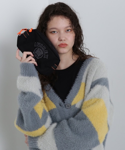 AVIREX(アヴィレックス)の「《直営店限定》SIGNATURE LOGO POUCH/シグネチャーロゴポーチ(ポーチ・レディース・オリーブ/ブラック・F)」の11枚目の写真
