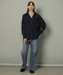 新品今期カデュネ　CADUNE ネイビー リボン付き 長袖シャツ CADUNE（カデュネ）の「ビッグボウタイブラウス（シャツ/ブラウス