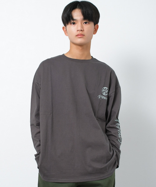 RAT EFFECT(ラットエフェクト)の「ストリート袖ロゴスーパービッグロングTシャツ(Tシャツ/カットソー・キッズ・オフホワイト/チャコールグレー/ブラック/ライトグレー・130/140/150/160/170)」の11枚目の写真