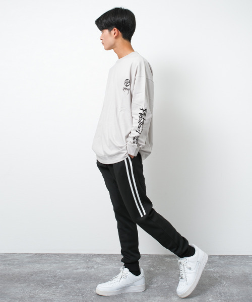 RAT EFFECT(ラットエフェクト)の「ストリート袖ロゴスーパービッグロングTシャツ(Tシャツ/カットソー・キッズ・オフホワイト/チャコールグレー/ブラック/ライトグレー・130/140/150/160/170)」の16枚目の写真