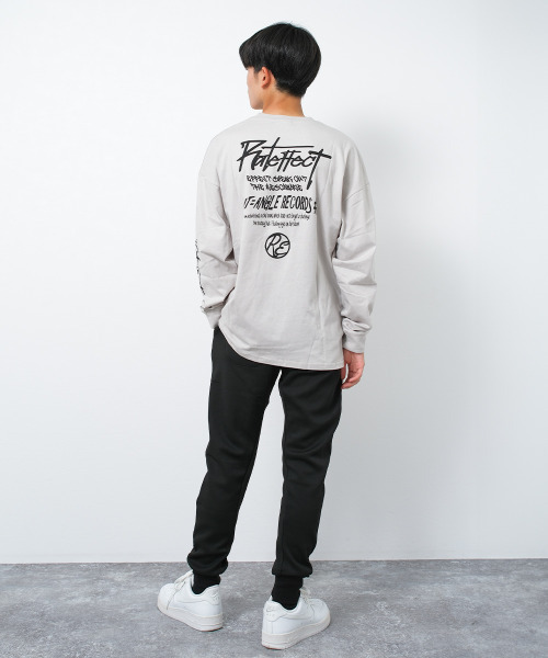 RAT EFFECT(ラットエフェクト)の「ストリート袖ロゴスーパービッグロングTシャツ(Tシャツ/カットソー・キッズ・オフホワイト/チャコールグレー/ブラック/ライトグレー・130/140/150/160/170)」の17枚目の写真