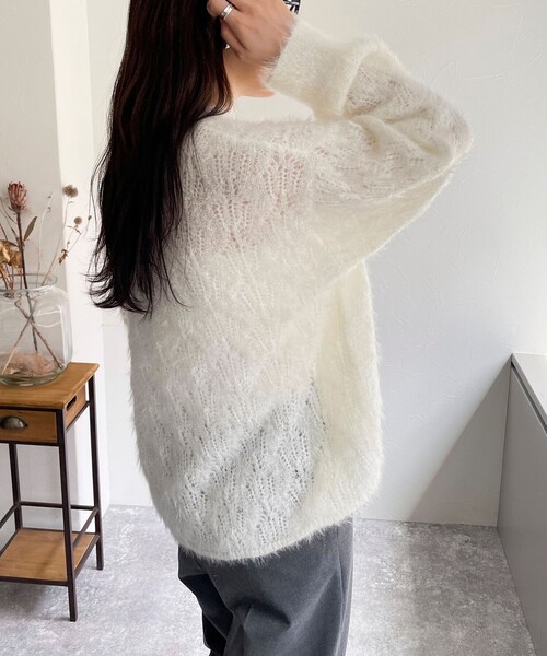 fredy emue（フレディエミュ）の「ラメシャギー透かし柄ニットプルオーバー（ニット/セーター・レディース・サックスブルー/ベビーピンク/ライトグレー/オフホワイト・38）」の12枚目の写真