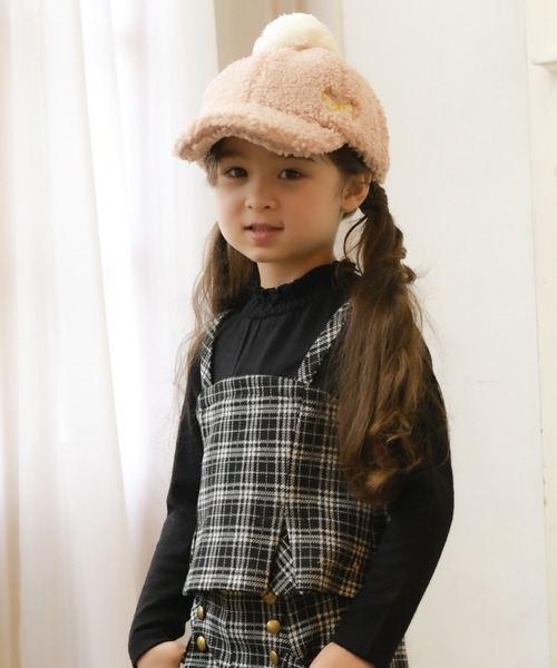 KP DECO（ケーピーデコ）の「ボア梵天付きキャップ(M～L)（キャップ・キッズ・サーモンピンク/ブラック・MEDIUM/LARGE）」の10枚目の写真