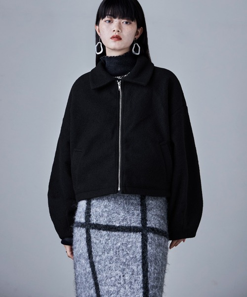 etoll.（エトル）の「ボリュームスリーブショートブルゾン（ブルゾン・レディース・チャコール/ブラック/グレイッシュベージュ・M）」の16枚目の写真