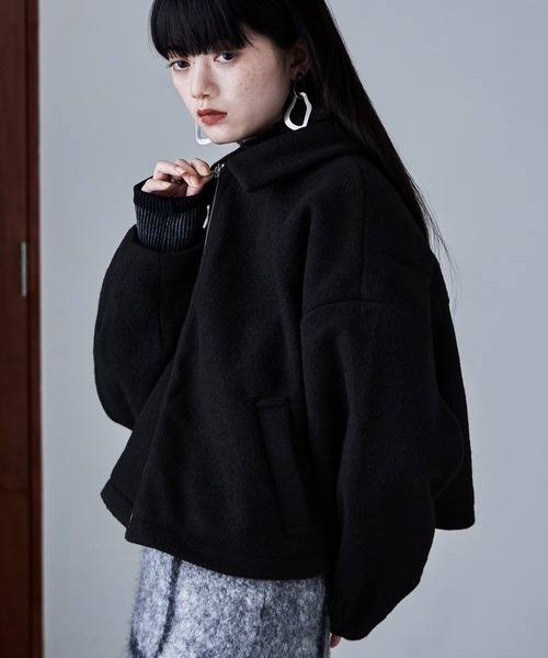 etoll.（エトル）の「ボリュームスリーブショートブルゾン（ブルゾン・レディース・チャコール/ブラック/グレイッシュベージュ・M）」の17枚目の写真