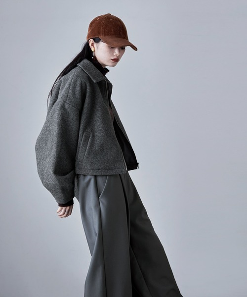 etoll.（エトル）の「ボリュームスリーブショートブルゾン（ブルゾン・レディース・チャコール/ブラック/グレイッシュベージュ・M）」の10枚目の写真