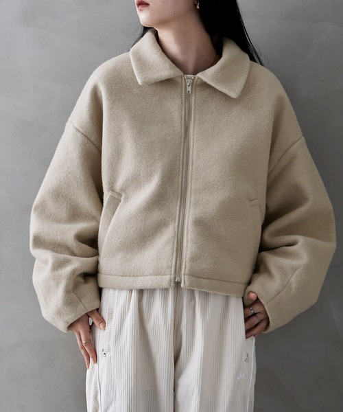 etoll.（エトル）の「ボリュームスリーブショートブルゾン（ブルゾン・レディース・チャコール/ブラック/グレイッシュベージュ・M）」の22枚目の写真