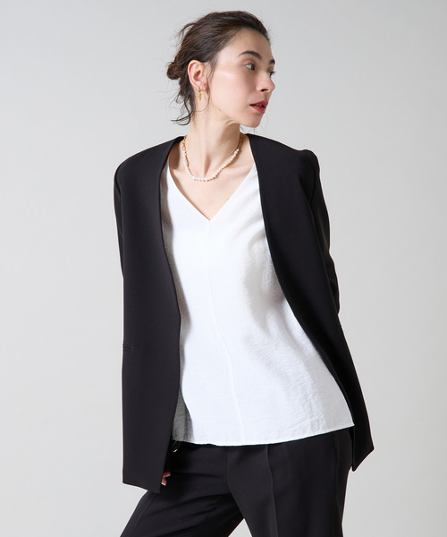 Liesse(リエス)の「Vカラージャケット(その他アウター・レディース・グレイッシュベージュ/ブラック/ネイビー・FREE)」の20枚目の写真