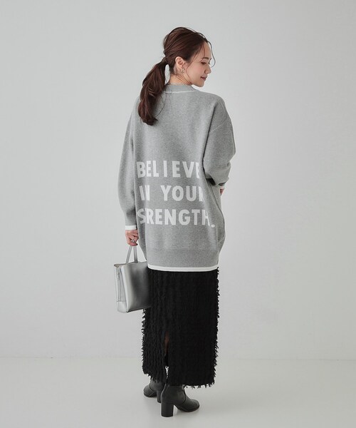 Cutie Blonde（キューティーブロンド）の「◆【S-LL】バックロゴがアクセント もちもちやわらかニットチュニック（チュニック・レディース・ネイビー系/ダークブラウン系1/グレー系/ブラック系1・04/03/02/01）」の7枚目の写真