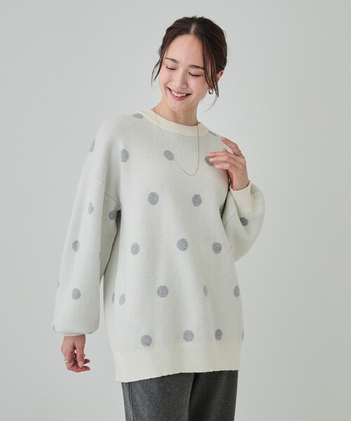 DRESKIP（ドレスキップ）の「【洗える/S-LL】 ドット柄が目を惹く ゆったりジャカードニット（ニット/セーター・レディース・ホワイト系3/ブラック系/グレー系・04/02/03/01）」の4枚目の写真