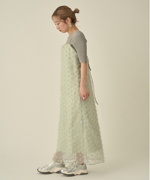 emmi（エミ）の「ボリュームソールメッシュスニーカー（スニーカー・レディース・シルバー/ベージュ/オフホワイト・23cm/23.5cm/24cm/24.5cm/25cm）」の14枚目の写真