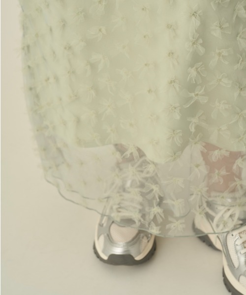 emmi（エミ）の「ボリュームソールメッシュスニーカー（スニーカー・レディース・シルバー/ベージュ/オフホワイト・23cm/23.5cm/24cm/24.5cm/25cm）」の11枚目の写真