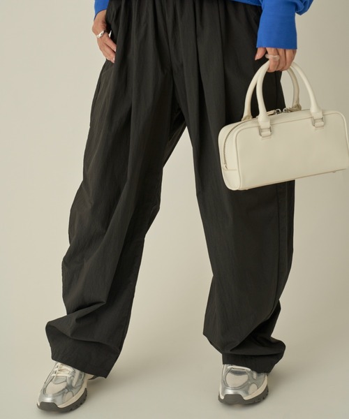 emmi（エミ）の「ボリュームソールメッシュスニーカー（スニーカー・レディース・シルバー/ベージュ/オフホワイト・23cm/23.5cm/24cm/24.5cm/25cm）」の8枚目の写真