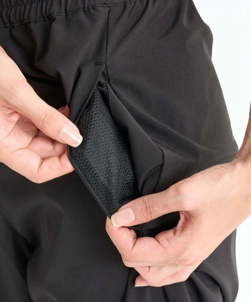 ROXY（ロキシー）の「MY 1ST ROXY PANTS/ロキシーウエストゴムジョガーパンツ（その他パンツ・レディース・グリーン/ブラック・LARGE/MEDIUM/SMALL）」の9枚目の写真