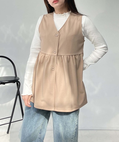 AS KNOW AS plus（アズノゥアズプラス）の「●Vネックぺプラムベスト（ベスト・レディース・ブラック/ベージュ/チャコールグレー/ブラック系/アイボリー系/ブラウン/ライトグリーン・FREE）」の6枚目の写真