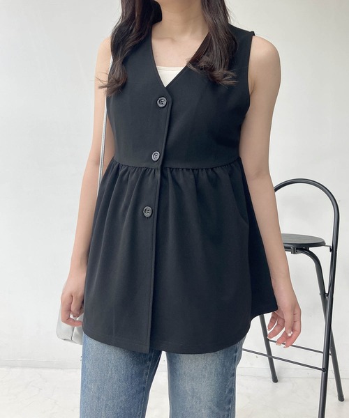 AS KNOW AS plus（アズノゥアズプラス）の「●Vネックぺプラムベスト（ベスト・レディース・ブラック/ベージュ/チャコールグレー/ブラック系/アイボリー系/ブラウン/ライトグリーン・FREE）」の8枚目の写真