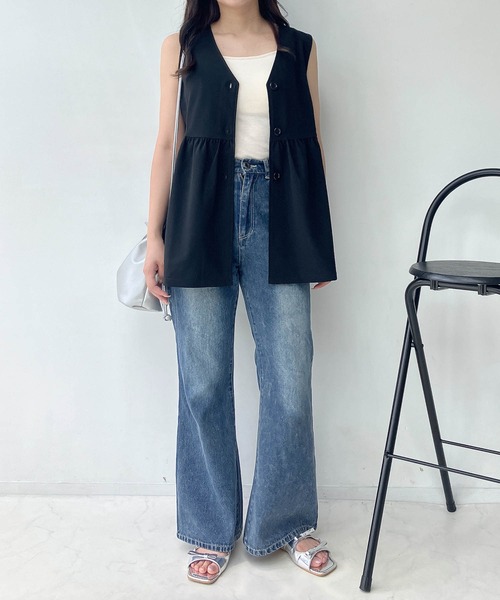 AS KNOW AS plus（アズノゥアズプラス）の「●Vネックぺプラムベスト（ベスト・レディース・ブラック/ベージュ/チャコールグレー/ブラック系/アイボリー系/ブラウン/ライトグリーン・FREE）」の13枚目の写真