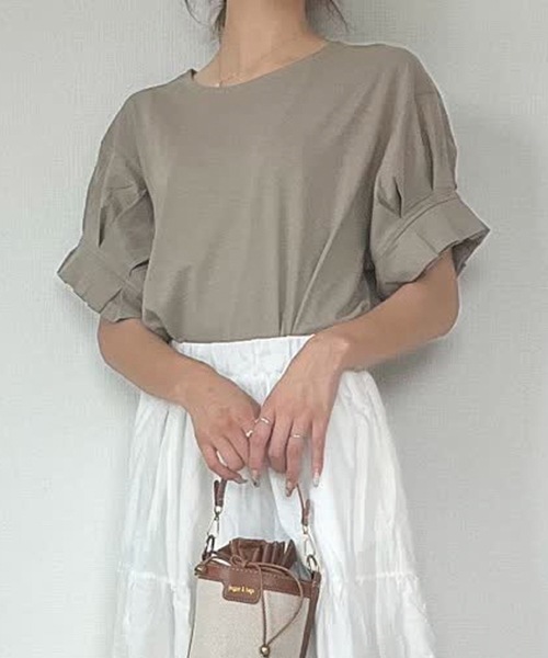 aquagarage(アクアガレージ)の「袖の太めプリーツが目を引くデザイン!袖プリーツカットソー(Tシャツ/カットソー・レディース・イエロー/グレイッシュベージュ/ブラック/チャコール/グリーン/オフホワイト・M)」の16枚目の写真