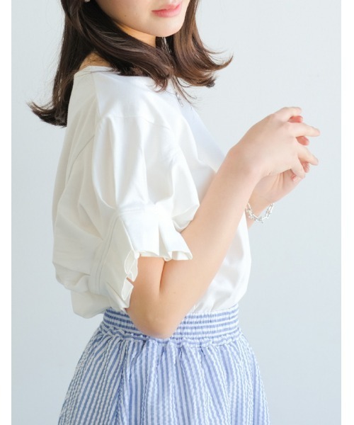 aquagarage(アクアガレージ)の「袖の太めプリーツが目を引くデザイン!袖プリーツカットソー(Tシャツ/カットソー・レディース・イエロー/グレイッシュベージュ/ブラック/チャコール/グリーン/オフホワイト・M)」の18枚目の写真