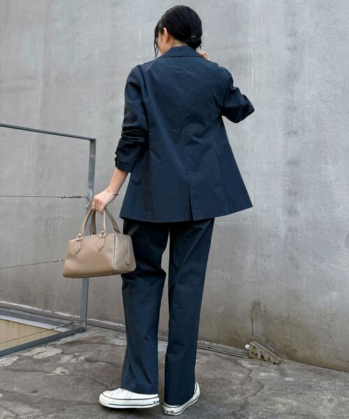 fredy emue（フレディエミュ）の「《セットアップ対応》綿ナイロンオーバージャケット（テーラードジャケット・レディース・ベージュ/ネイビー・38）」の10枚目の写真