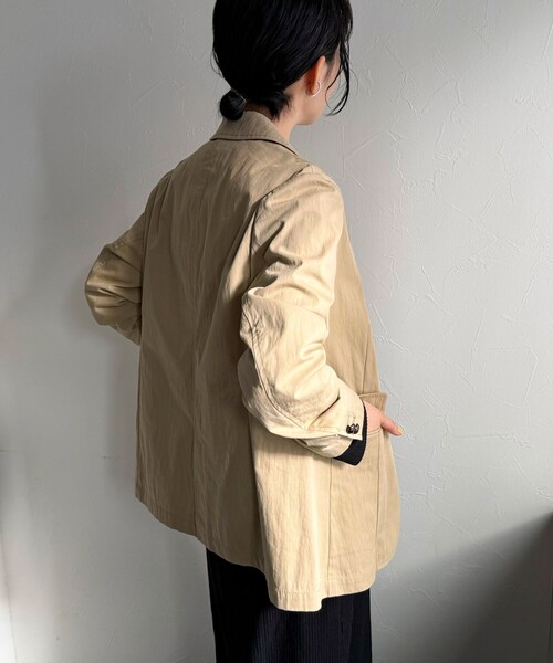 fredy emue（フレディエミュ）の「《セットアップ対応》綿ナイロンオーバージャケット（テーラードジャケット・レディース・ベージュ/ネイビー・38）」の17枚目の写真
