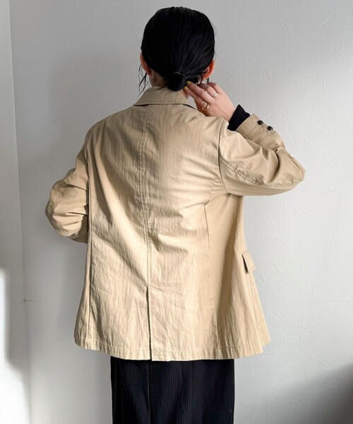 fredy emue（フレディエミュ）の「《セットアップ対応》綿ナイロンオーバージャケット（テーラードジャケット・レディース・ベージュ/ネイビー・38）」の16枚目の写真