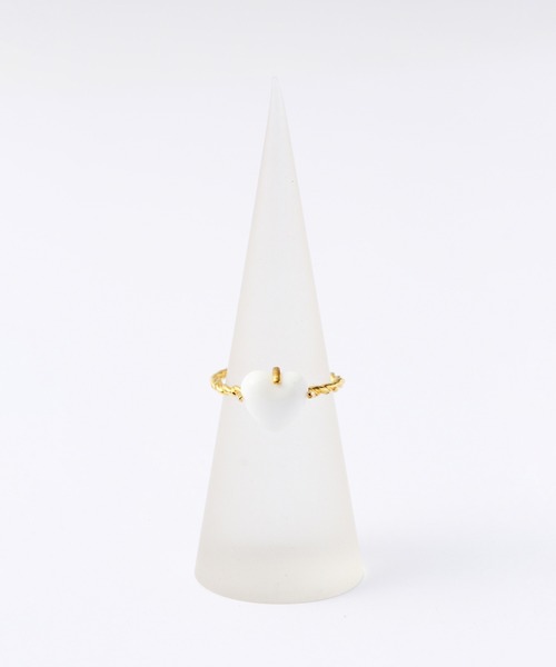 NACH（ナッシュ）の「(NACH)アジャスタブルトゥイステッドハートリング（リング・レディース・ホワイト・ONE SIZE）」の4枚目の写真