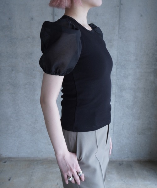 G.V.G.V.（ジーヴィージーヴィー）の「D-RING PUFF SLV RIB TOP（Tシャツ/カットソー・レディース・ホワイト/ブラック・ONE SIZE）」の4枚目の写真