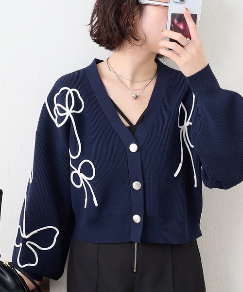 Remind me and forever(リマインドミーアンドフォーエバー)の「【2025 Spring/Summer】ライン刺繍ニットカーディガン(カーディガン/ボレロ・レディース・イエロー/オフホワイト/ブルー/ネイビー・FREE)」の8枚目の写真